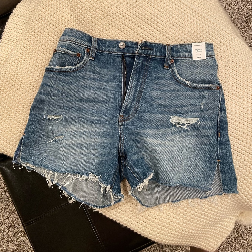 A&F High-Rise shorts NWT